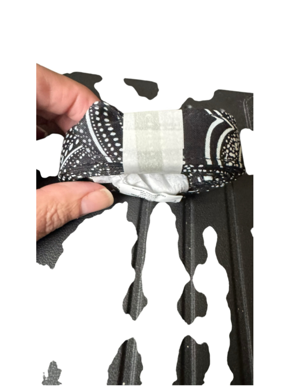 Women's Vera Bradley Wide Lanyard One Size Black White Stellar Paisley - Picture 2 of 3